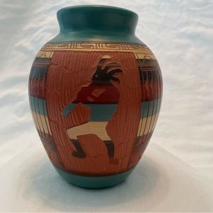 Native American pottery vase